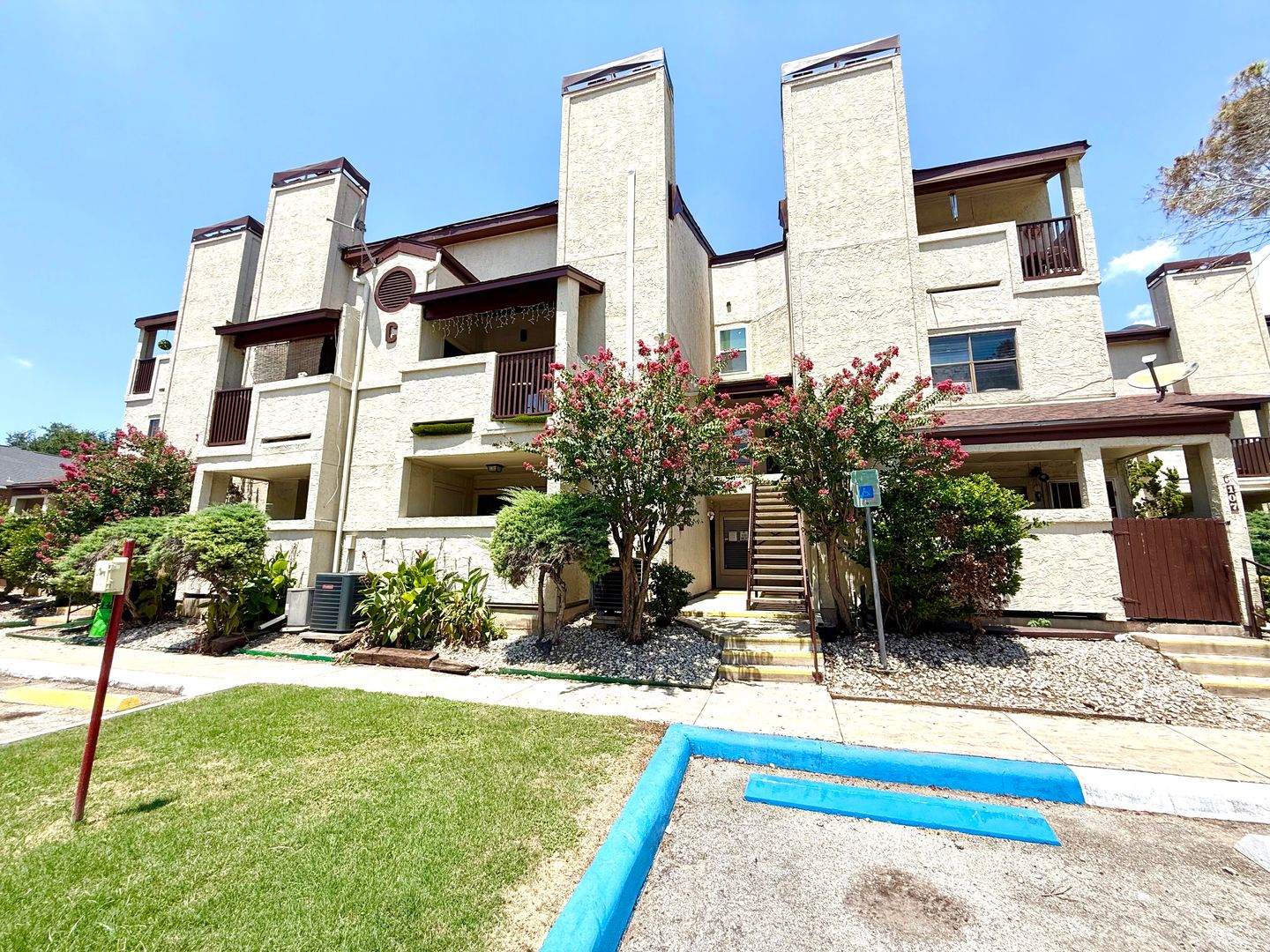 San Antonio House: 5322 Medical Dr. #C-105