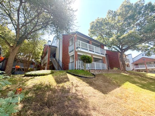 Move-In Ready 2BD/2BA with Fireplace, In-Unit Laundry & Community Pool! – photo 1