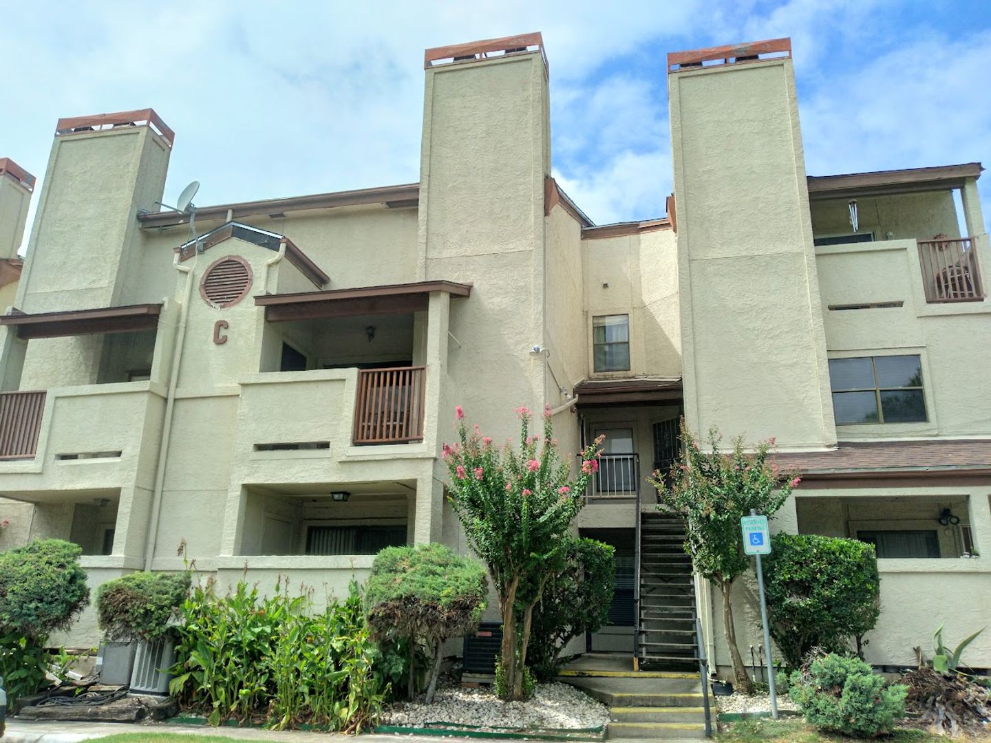 San Antonio House: 5322 Medical Dr. #C-105