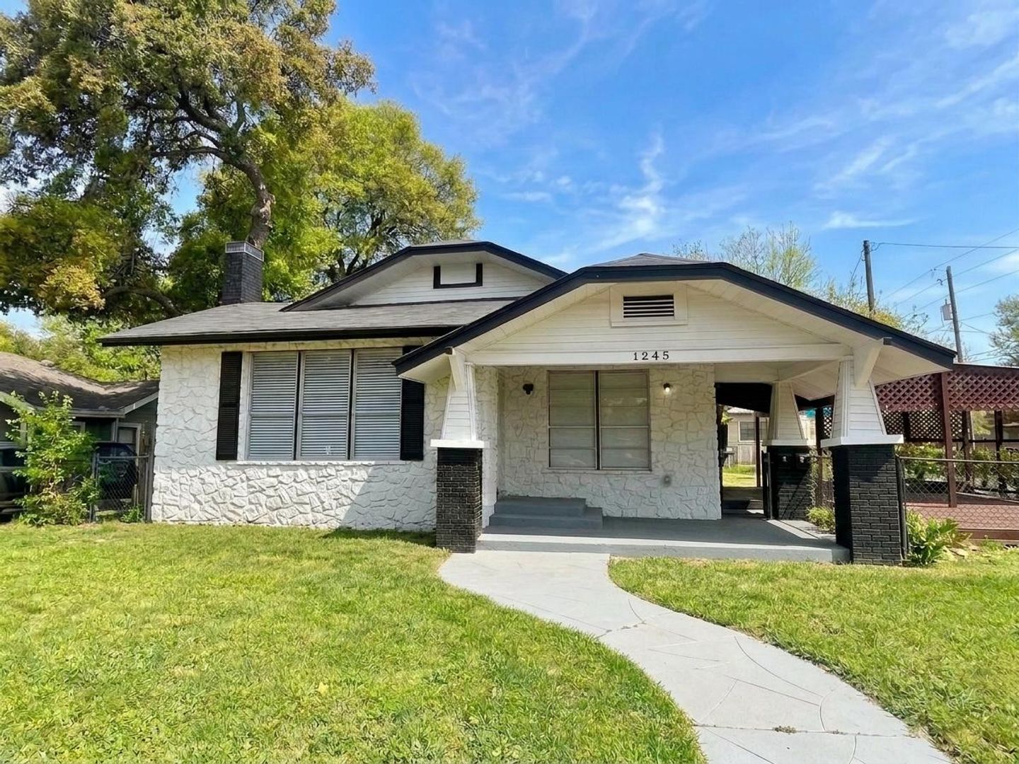 San Antonio Apartment: 1245 Kayton Avenue