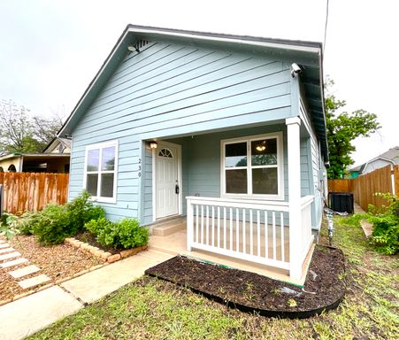 Move-In Ready 3BD/2BA – Laminate Floors, Fenced Yard & Prime Location! ACCEPTS SECTION 8 – photo 1
