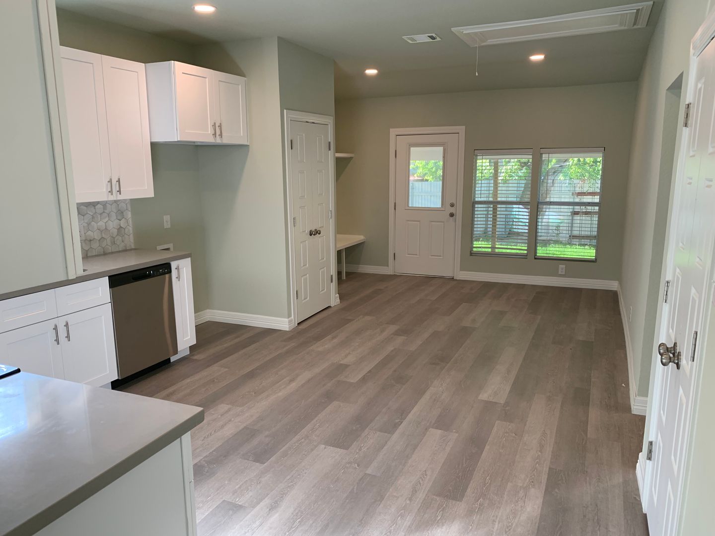 2122 San Luis Street 5 of 12