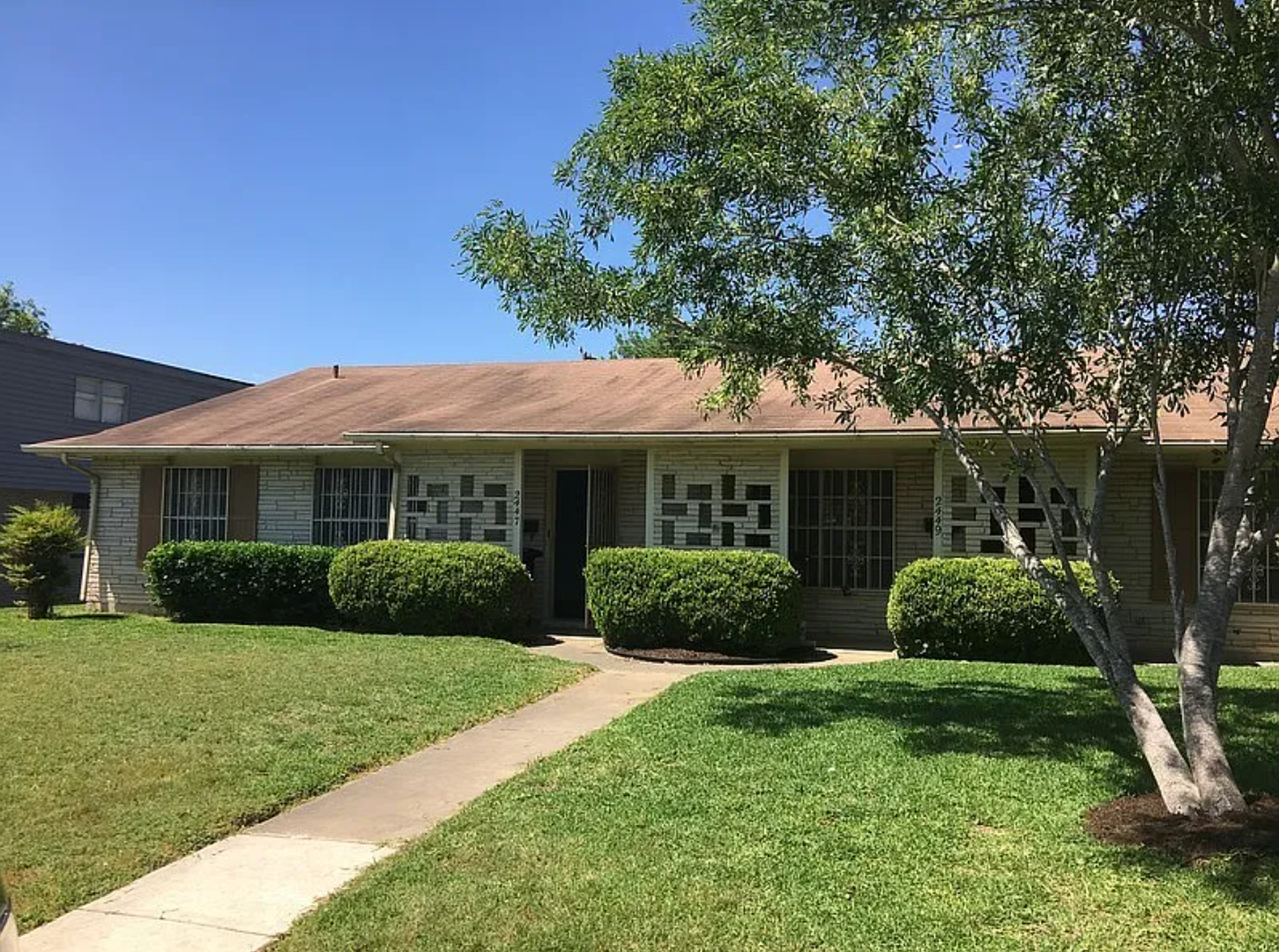 San Antonio House: 2447 Hiawatha St.