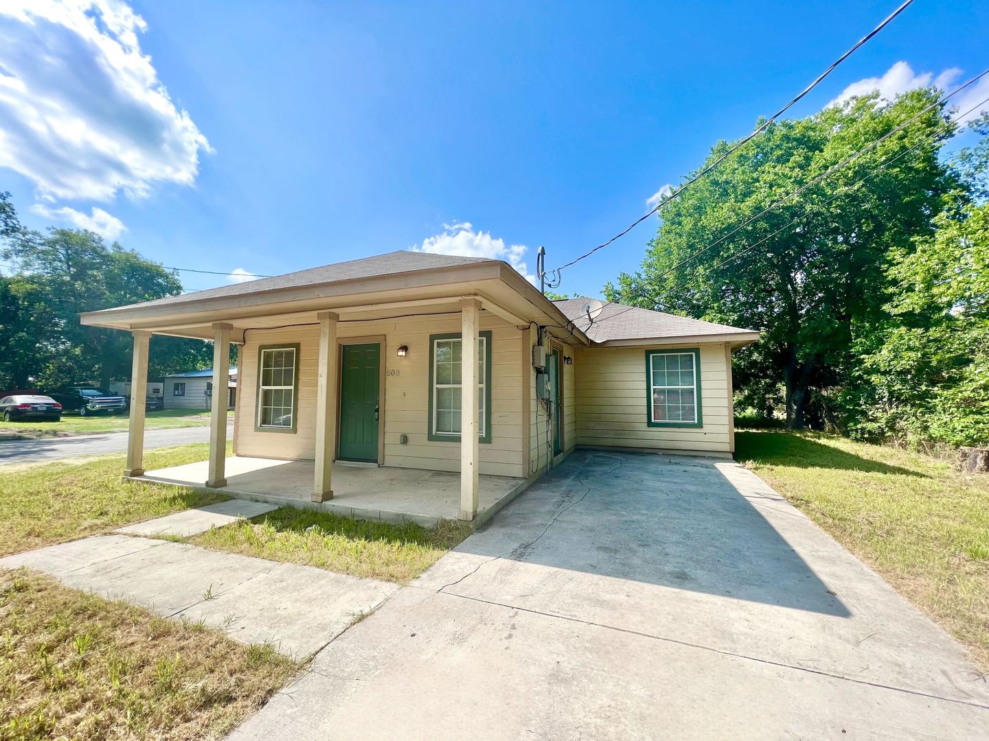 Seguin House: 508 Pitts