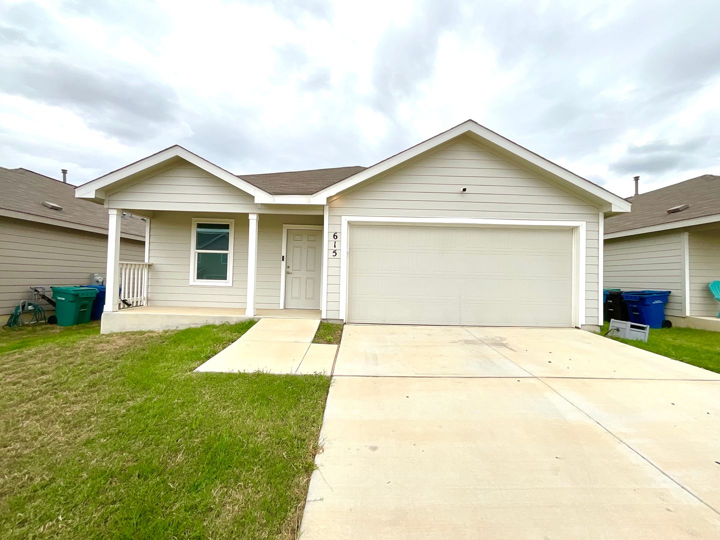 San Antonio House: 615 Bean Bend