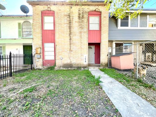 Available NOW! Prime Location 3-Bedroom, 2-Bath Home In Converse!! – photo 1