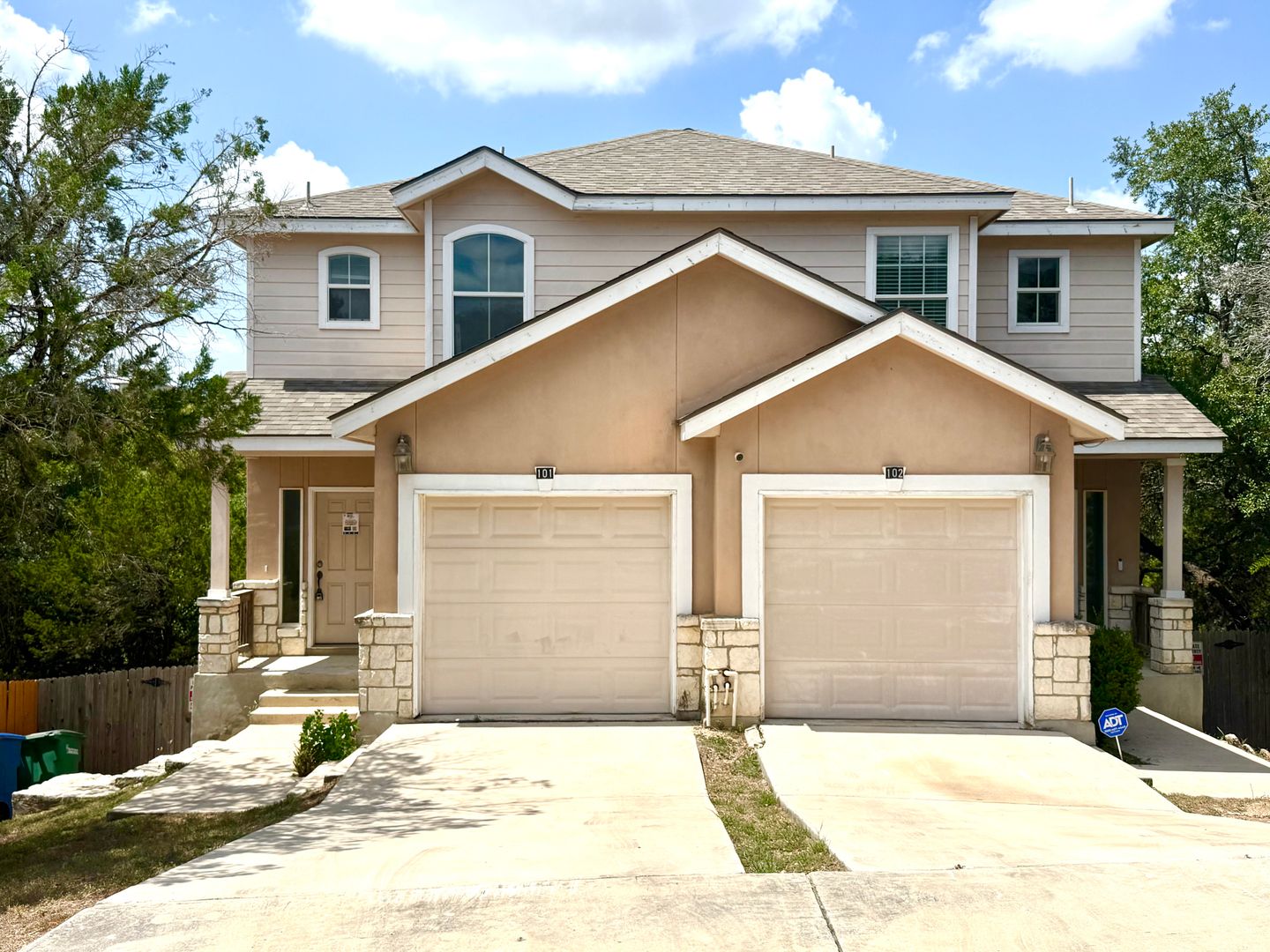 San Antonio House: 7418 Moss Brook #101