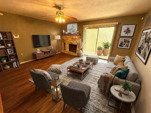 Cozy Medical Center Condo with Fireplace, Community Pool & Included Appliances! – photo 1