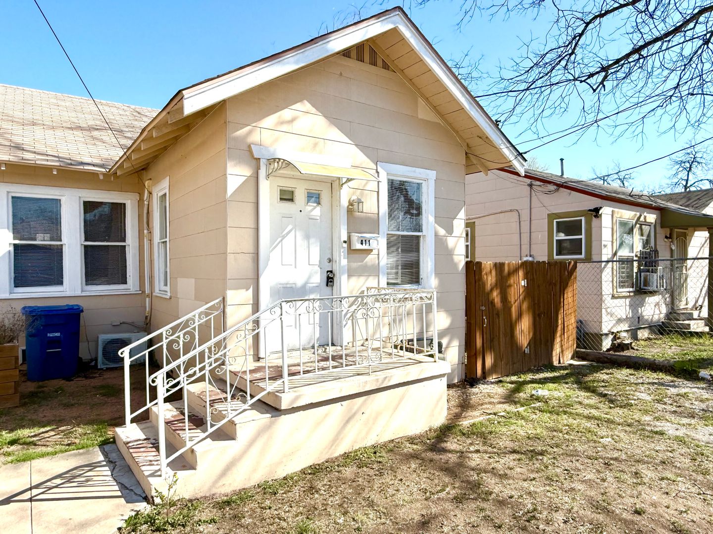 San Antonio House: 411 Canton