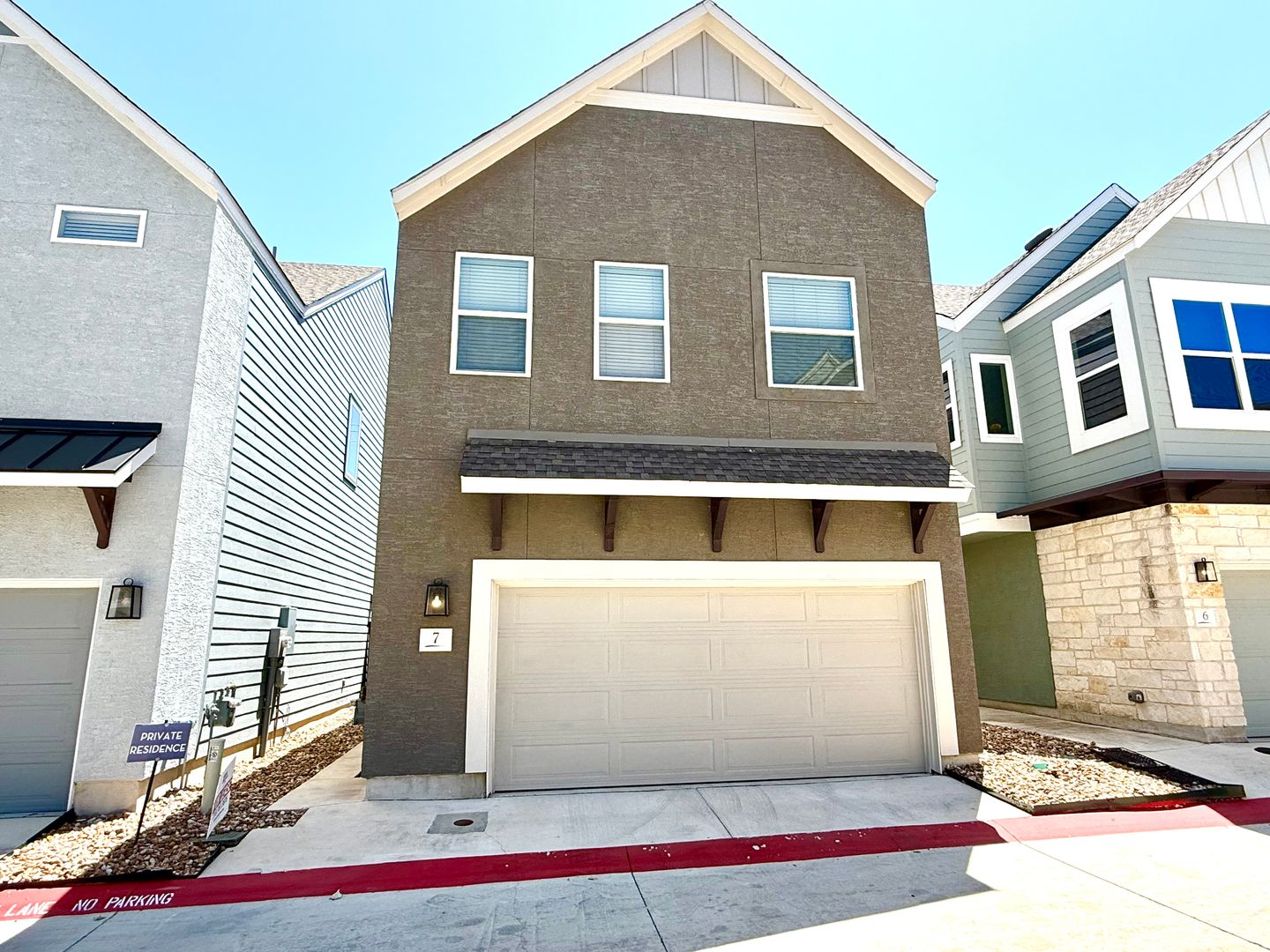 San Antonio House: 5843 Whitby Rd, Unit 7