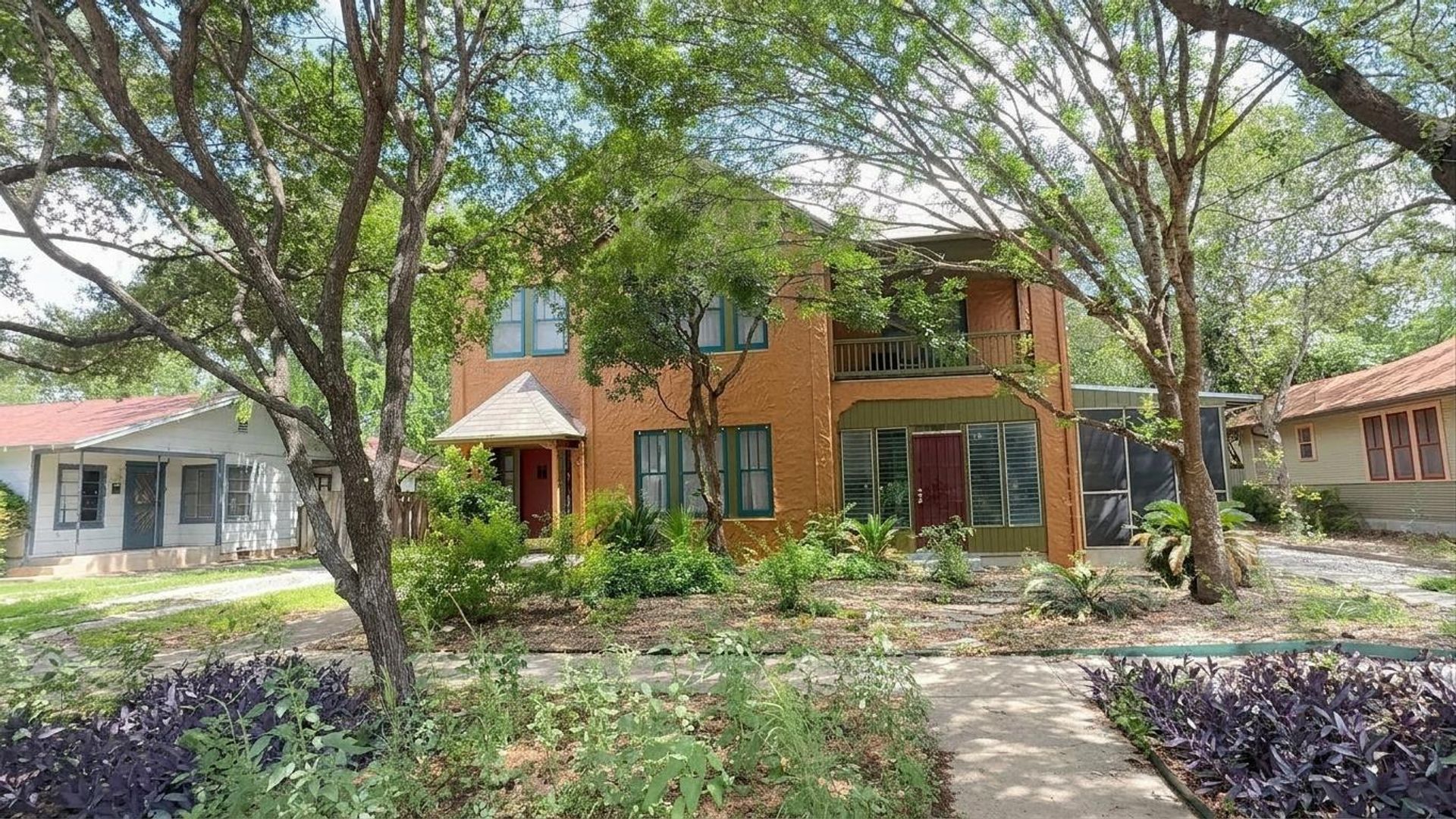 San Antonio House: 1743 W Summit