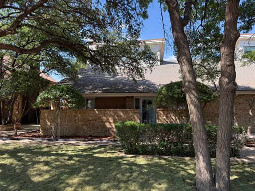 Stunning 2 bedroom, 2 bath with 2 car garage! – photo 1