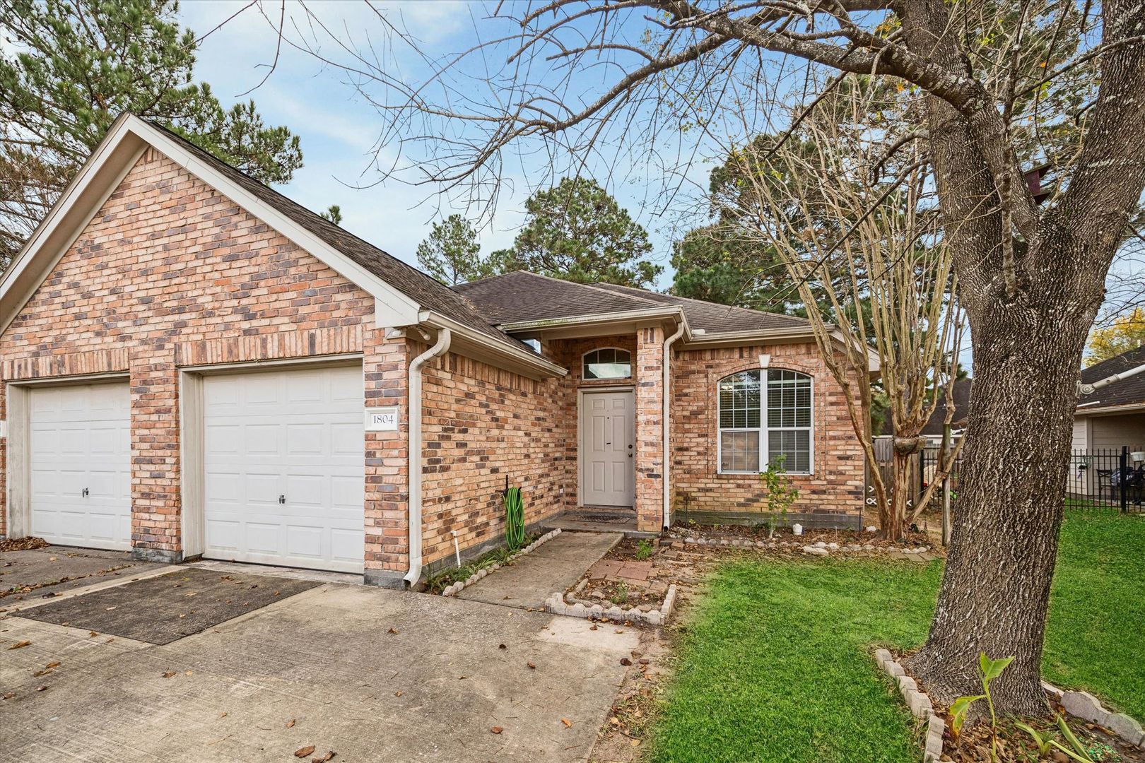 Conroe House: 1804 Arbor Glen