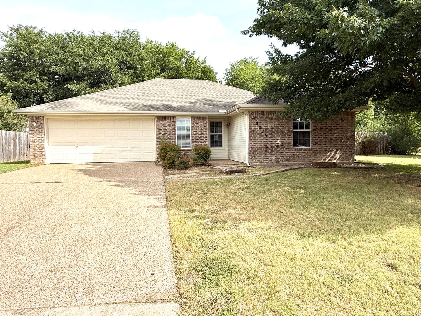 Waco House: 10825 Snow Pea Dr.