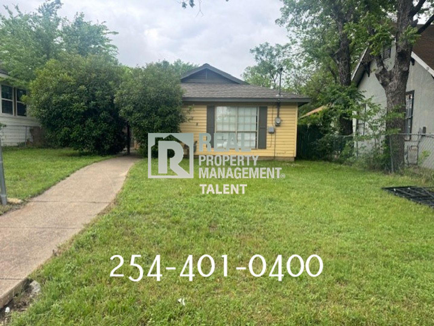 Waco House: 928 N 11th St