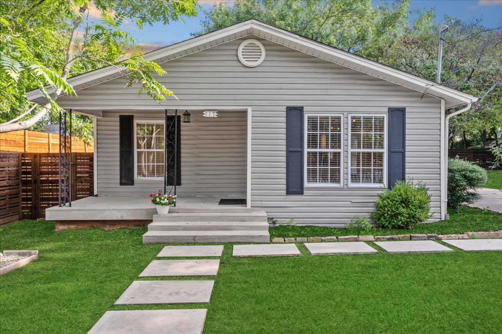 McKinney House: 117 Ida Street