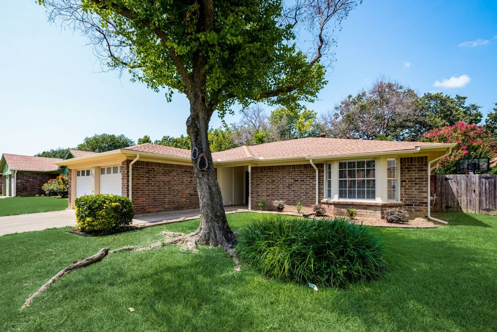 Bedford House: 705 Morning Glory Lane