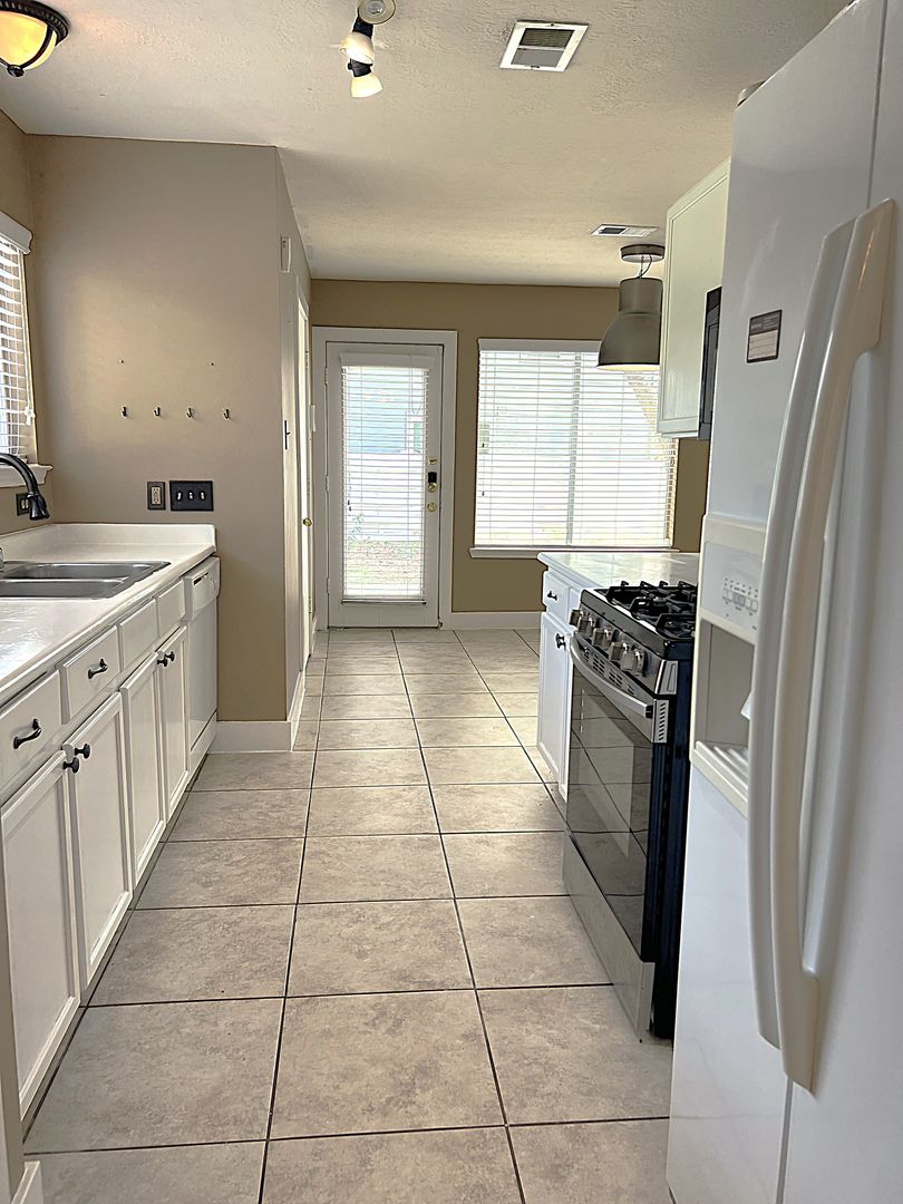 6819 Kingwood Glen Drive 9 of 12