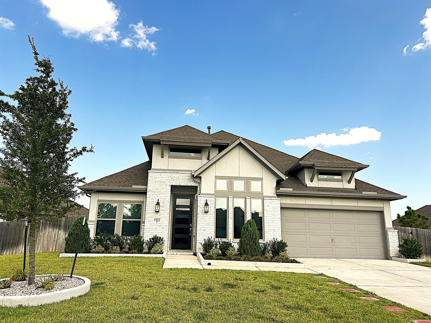 Richmond House: 1502 Munson Valley Rd