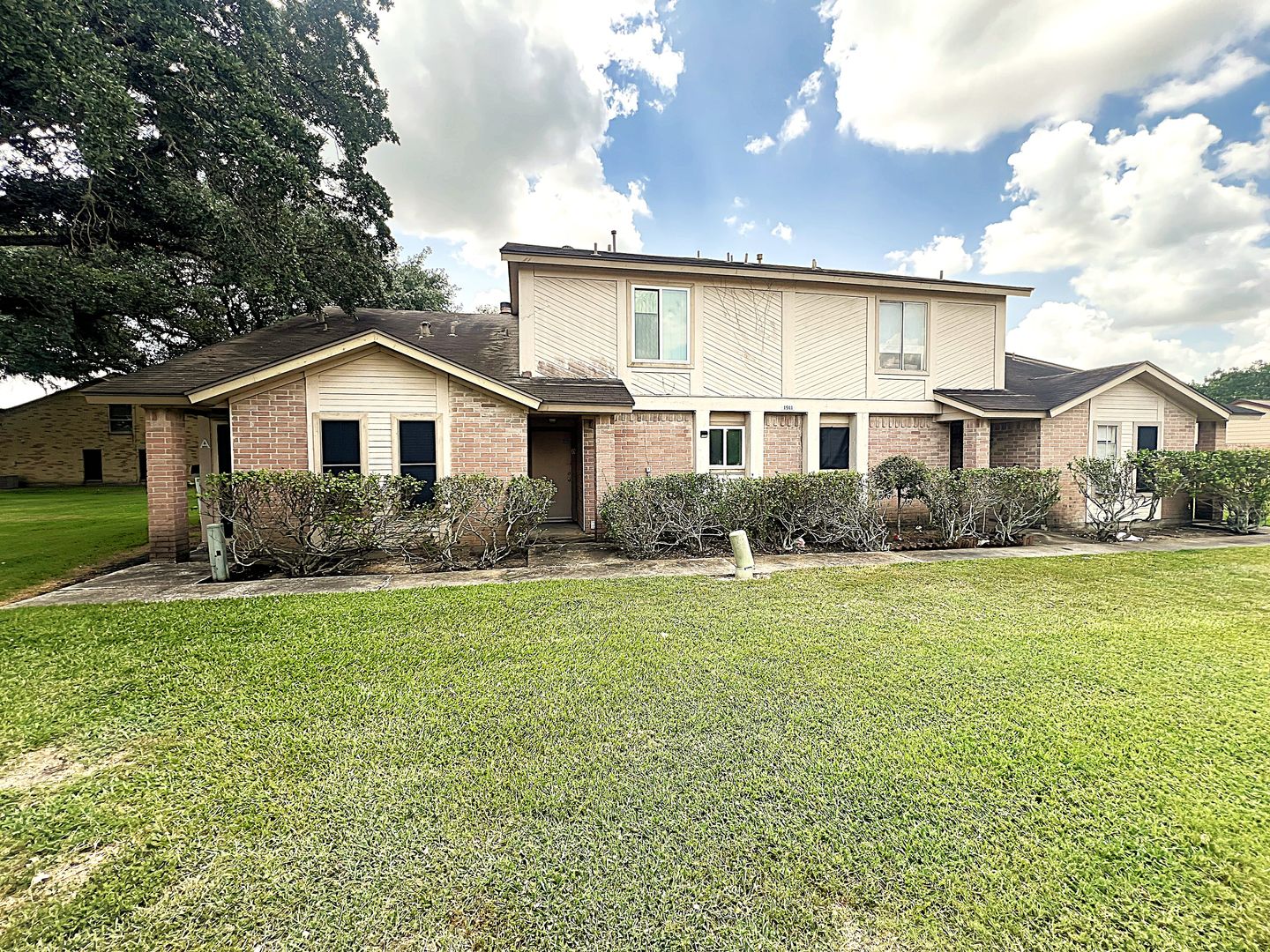 HUMBLE House: 1911 COUNTRY VILLAGE BLVD # B