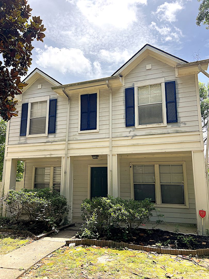 Humble House: 6819 Kingwood Glen Drive