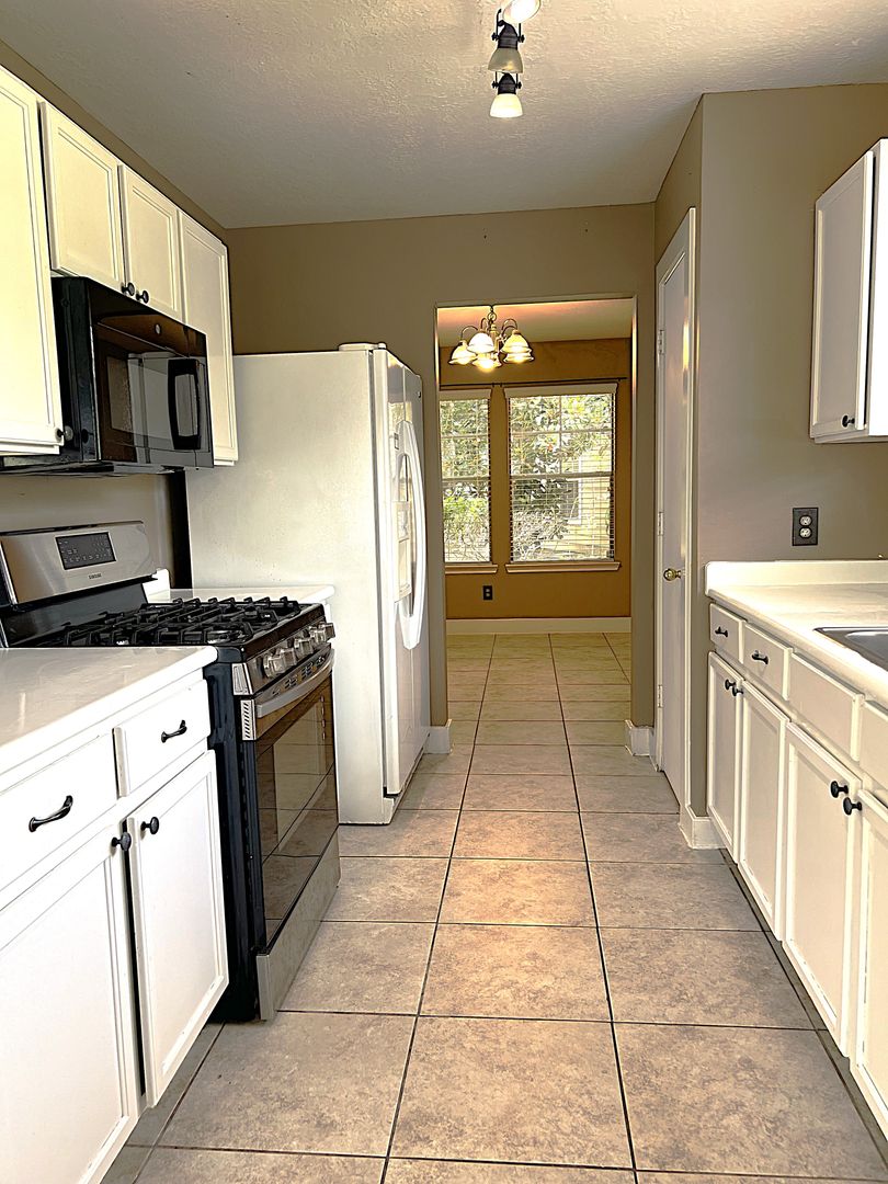 6819 Kingwood Glen Drive 8 of 12