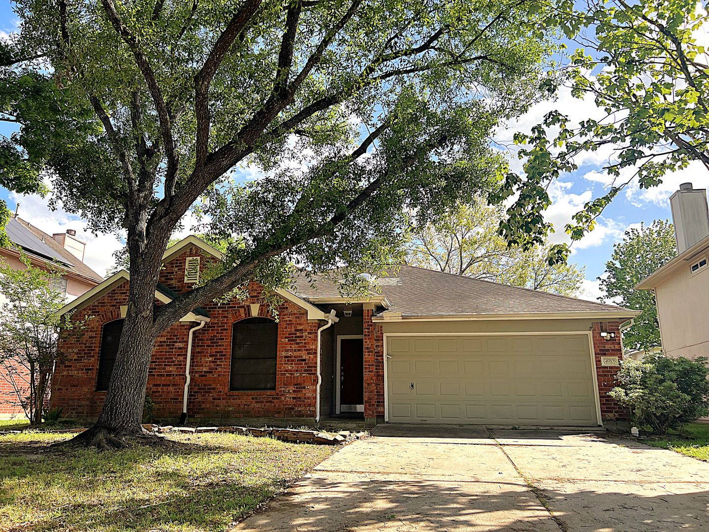 Pearland House: 4910 Linden Place