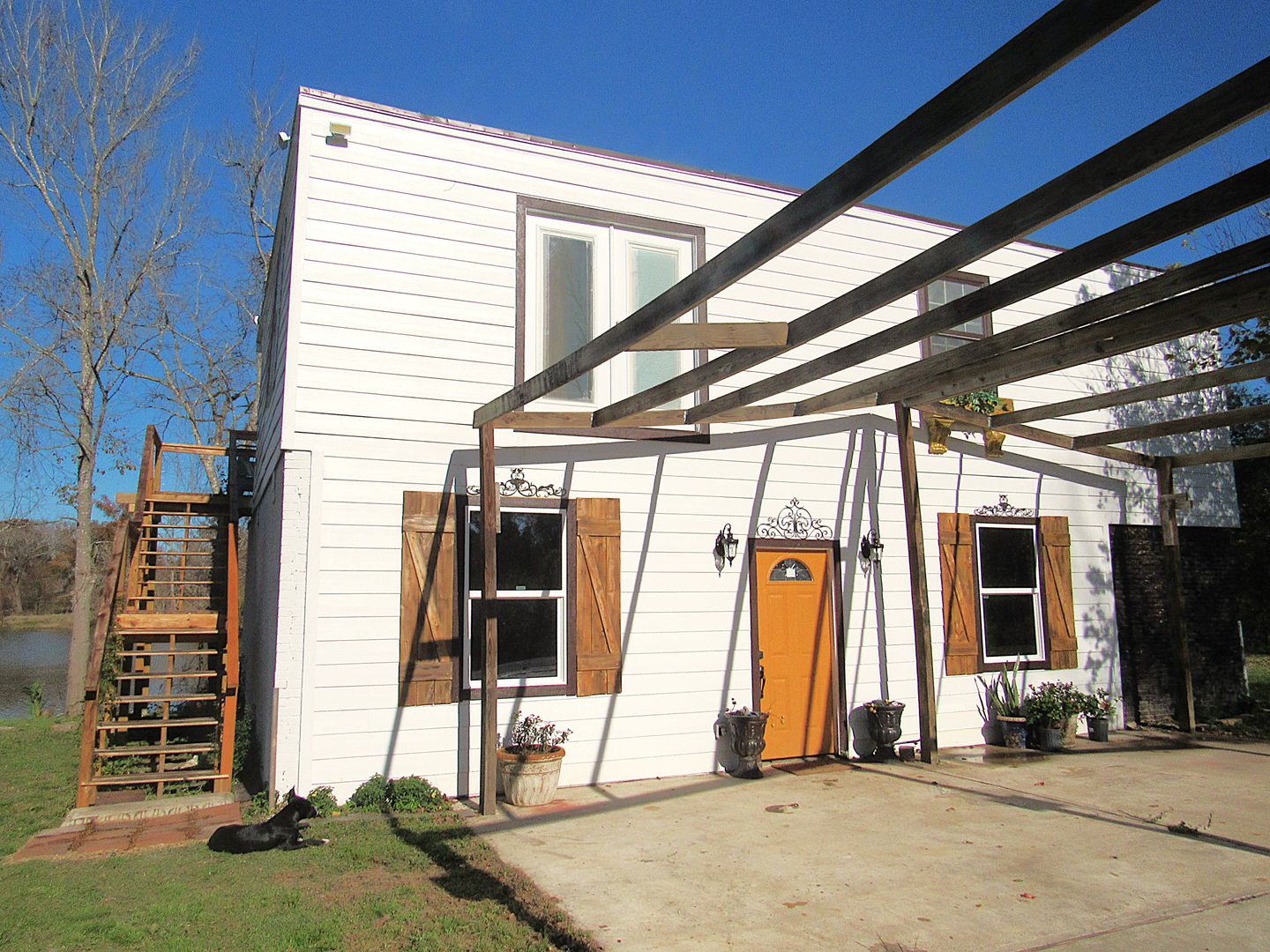 Humble House: 2503 River Crest Drive