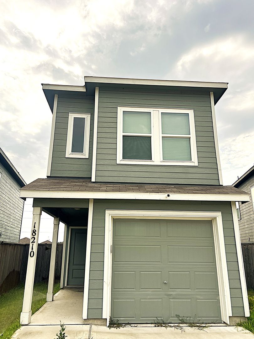 NEW CANEY House: 18210 VIA AURELIA DR