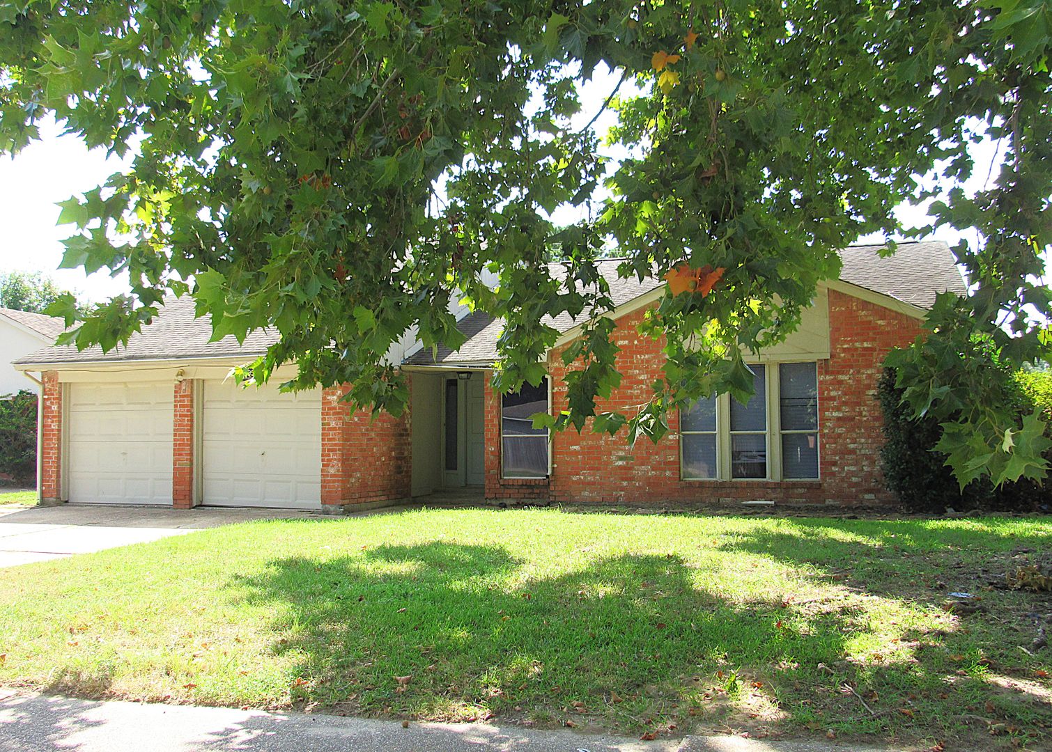 Humble House: 18831 Droitwich Drive