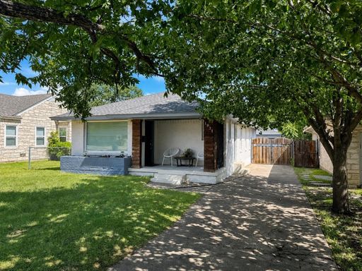COMING SOON: Charming 2/2 Home with Granite Kitchen & Fenced Backyard – photo 1