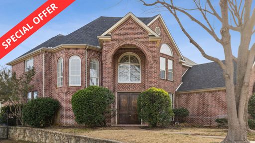$500 OFF FIRST MONTH'S RENTI Expansive 4/3.5 Home with Pool, Golf Views & Resort-Style Amenities