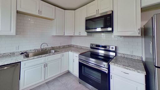 Beautiful Renovated 3/2 - Get $500 Off Your First Month! – photo 1