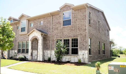 Like NEW 3 Bed 3 Bath Townhouse in Denton – photo 1
