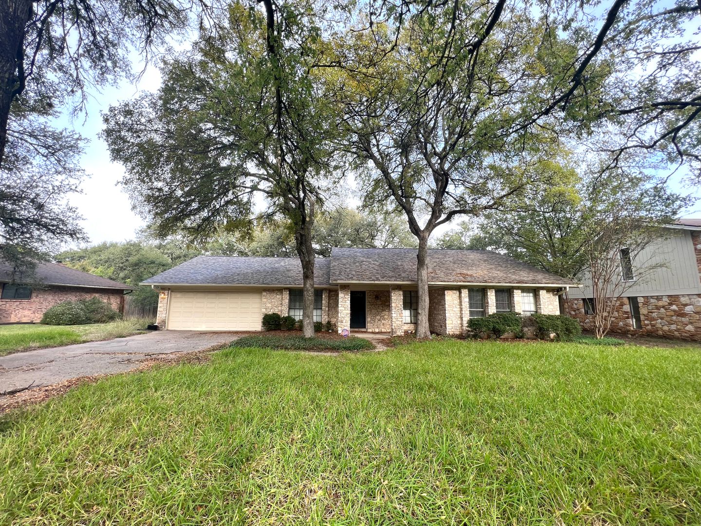 Austin House: 10416 Mourning Dove Dr