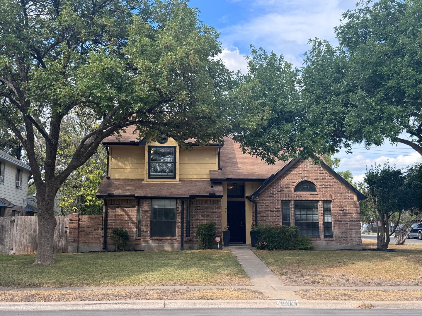 Pflugerville House: 306 Applewood Dr