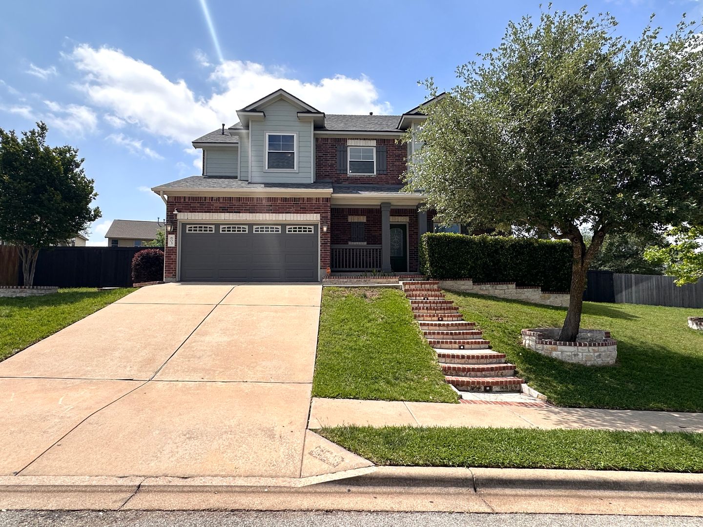 Leander House: 803 Mallard Lake Trl