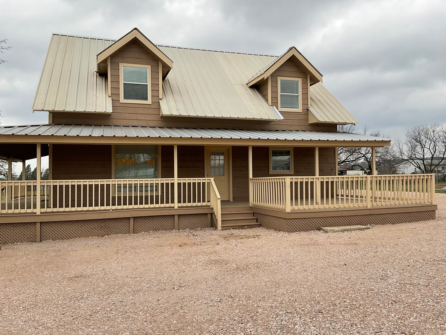 Kingsland House: 1224 Nora Lane