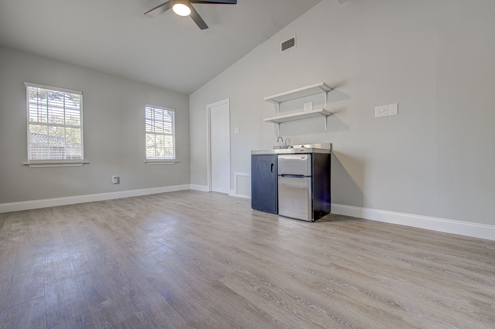 Sunrise Beach Village Apartment: 705 Sunrise Ave