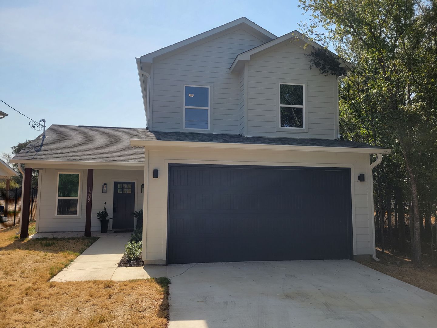 Granite Shoals House: 1202 North Mystic Drive