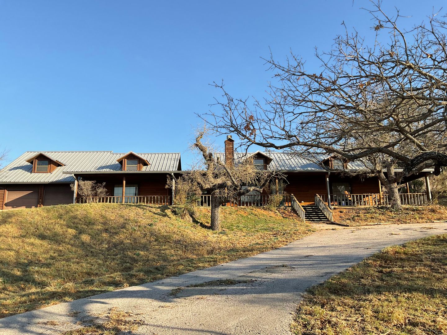 Sunrise Beach Village House: 103 Beach Dr
