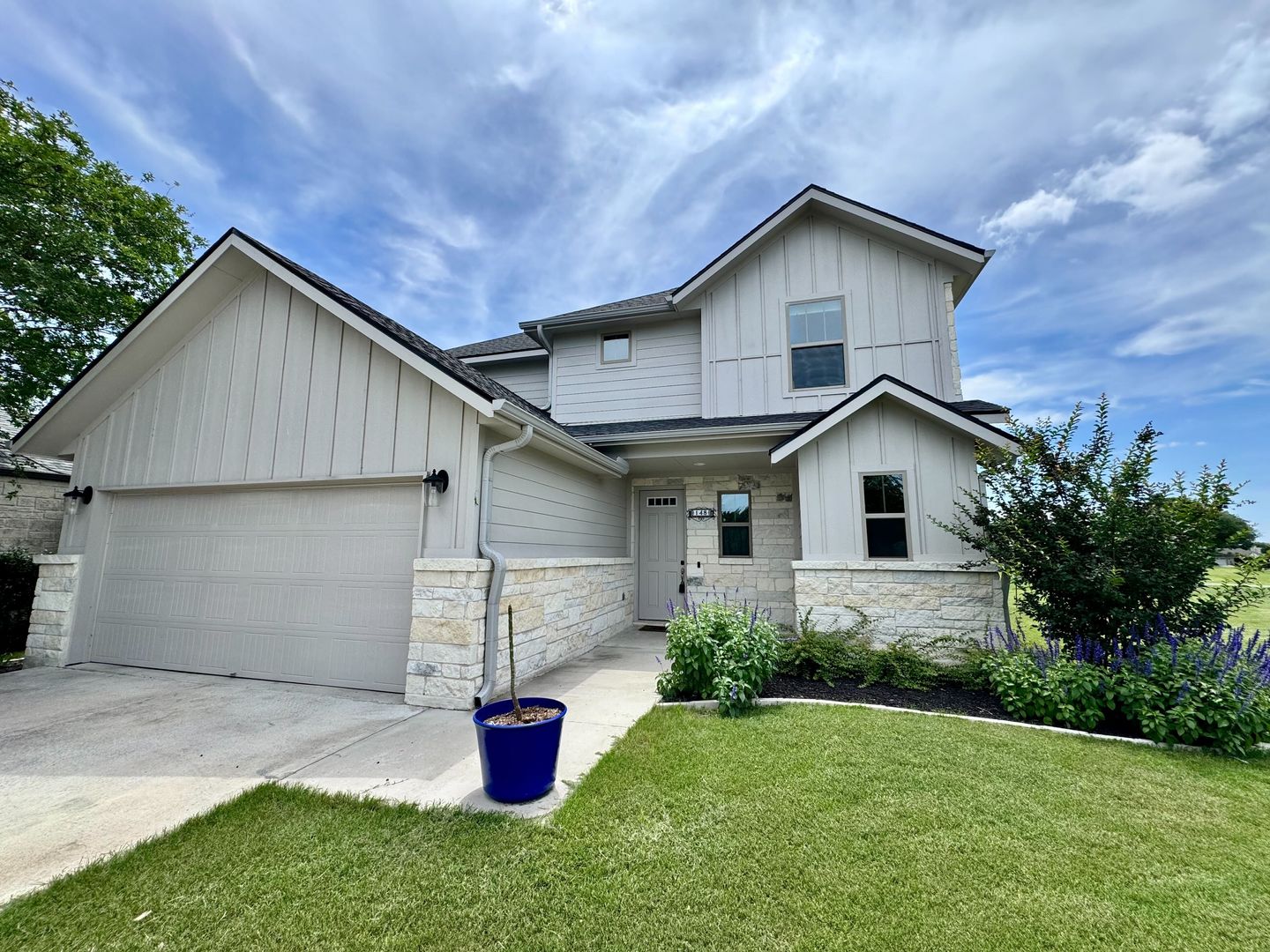 Meadowlakes House: 148 Nelson Place