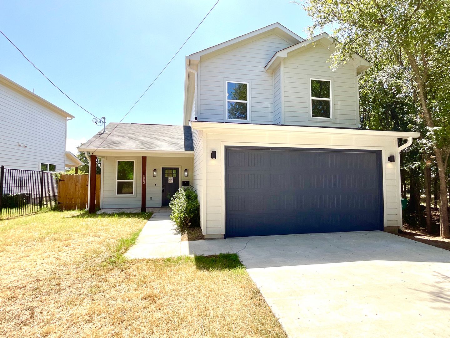 Granite Shoals House: 1202 North Mystic Drive