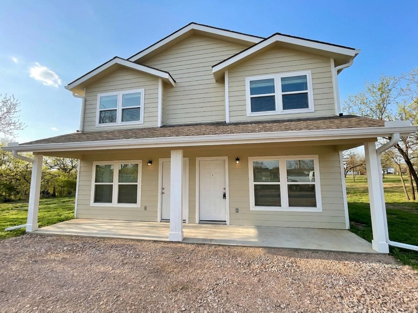 Kingsland House: 1222 Nora Lane