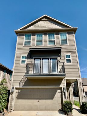 Luxury Home in Briarmeadow – photo 1