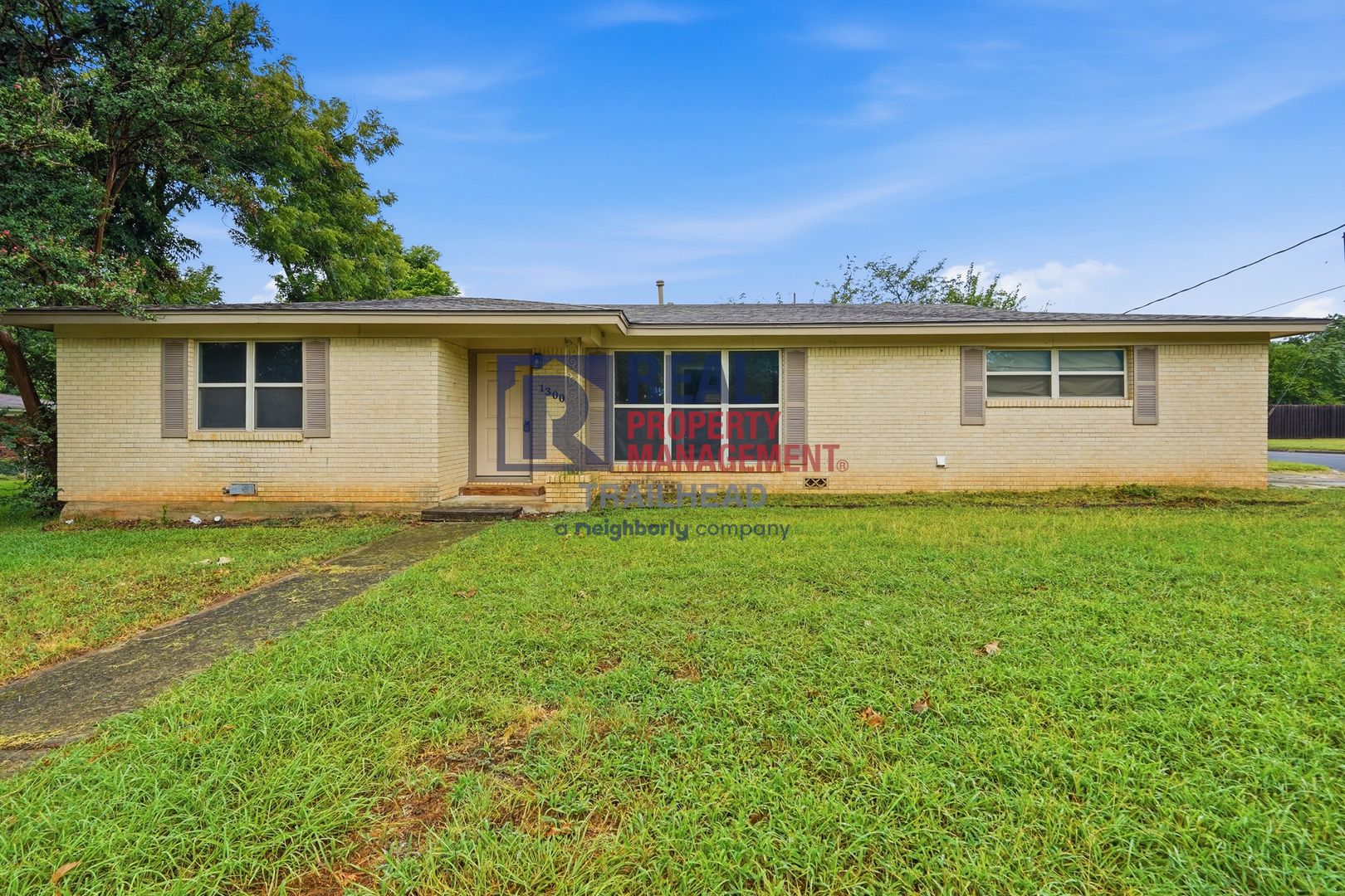 Benbrook House: 1300 Warden