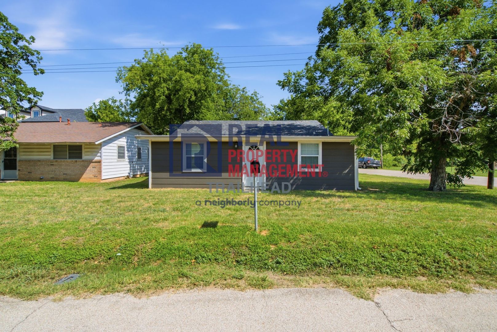 Stephenville House: 1590 W Long St