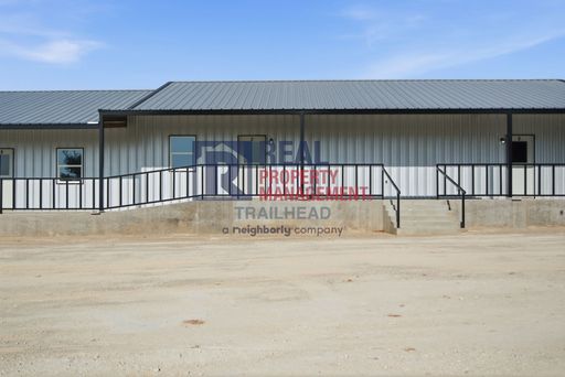 2-Bedroom Country Home with Private Horse Stall & Turnout