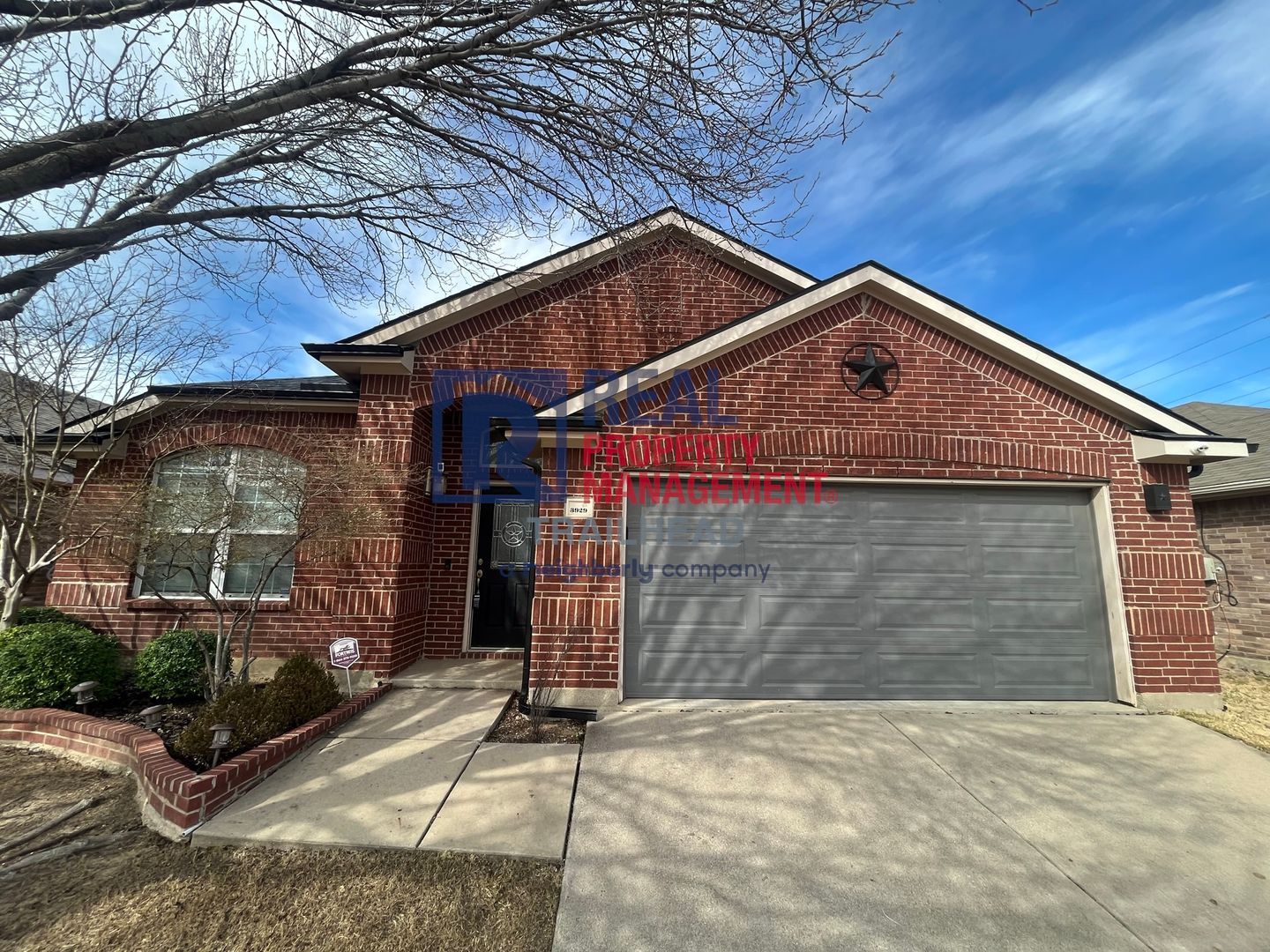 Roanoke House: 3929 Eaglerun Dr