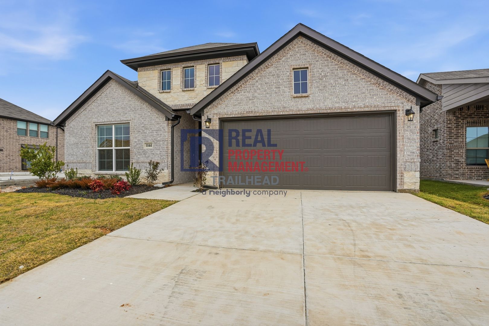 Granbury House: 1144 Avery Rd